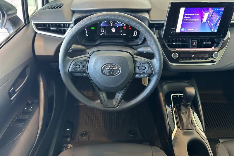 Toyota Corolla Vehicle Full-screen Gallery Image 14