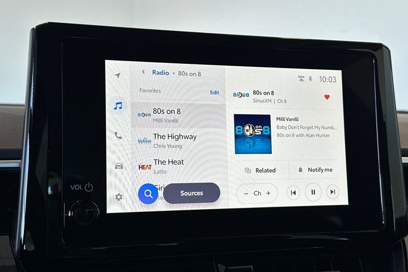 Toyota Corolla Vehicle Full-screen Gallery Image 17
