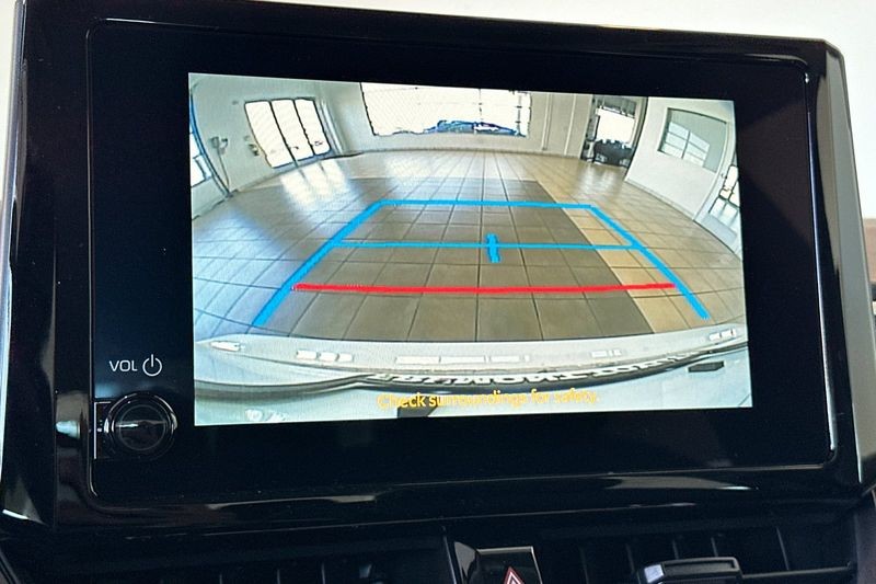 Toyota Corolla Vehicle Full-screen Gallery Image 19