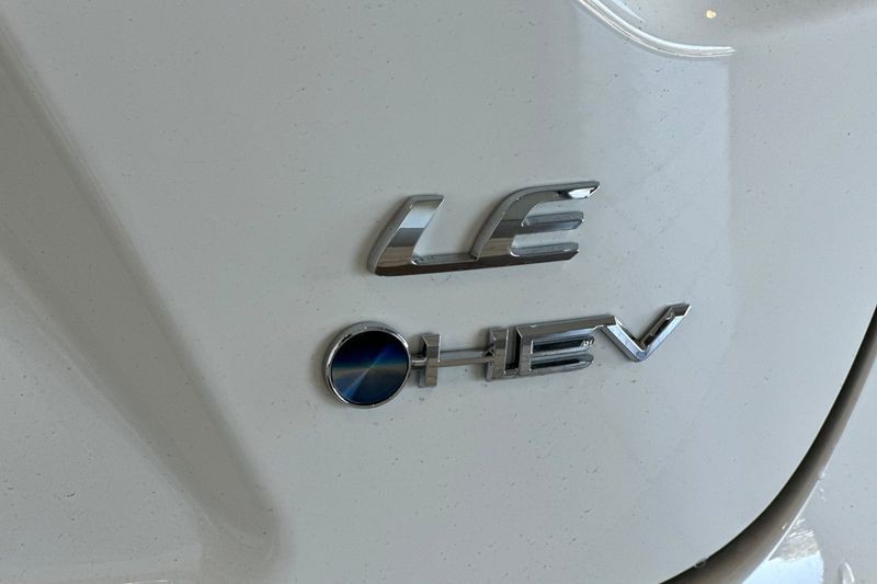 Toyota Corolla Vehicle Full-screen Gallery Image 26