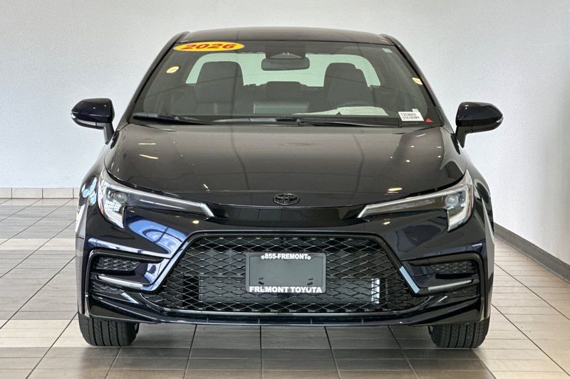 Toyota Corolla Vehicle Full-screen Gallery Image 09