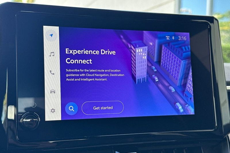 Toyota Corolla Vehicle Full-screen Gallery Image 18