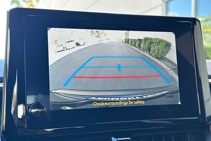 Toyota Corolla Vehicle Full-screen Gallery Image 19