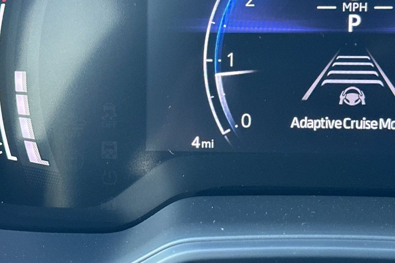 Toyota Corolla Vehicle Full-screen Gallery Image 25