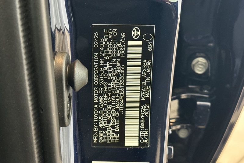 Toyota Corolla Vehicle Full-screen Gallery Image 28