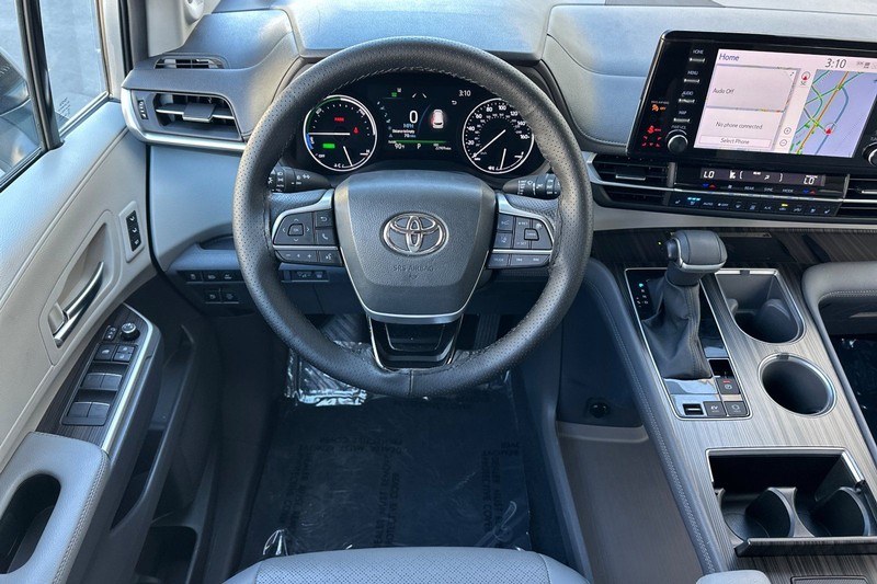 Toyota Sienna Vehicle Full-screen Gallery Image 14