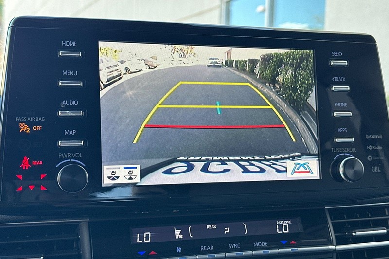 Toyota Sienna Vehicle Full-screen Gallery Image 22