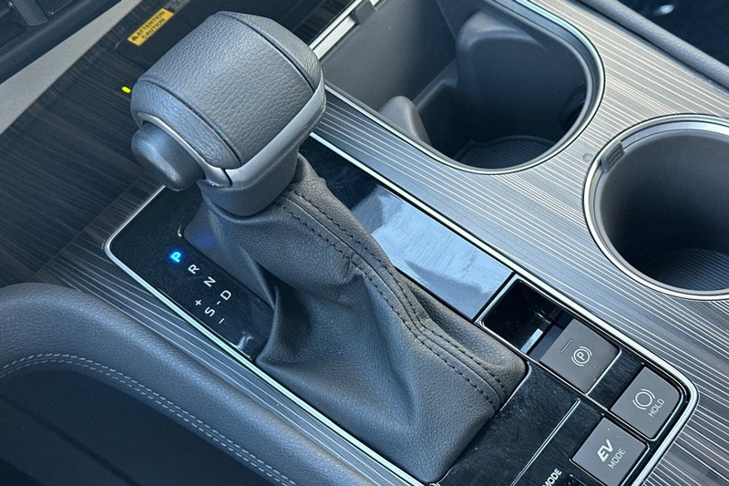 Toyota Sienna Vehicle Full-screen Gallery Image 24