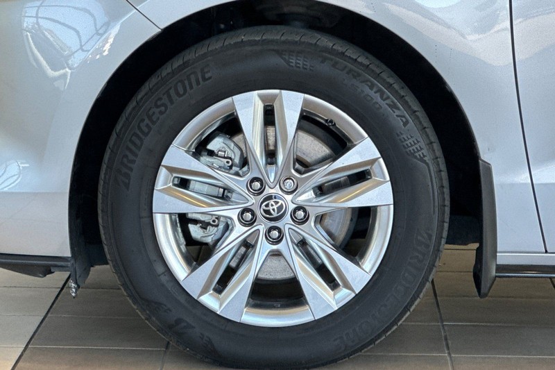 Toyota Sienna Vehicle Full-screen Gallery Image 29