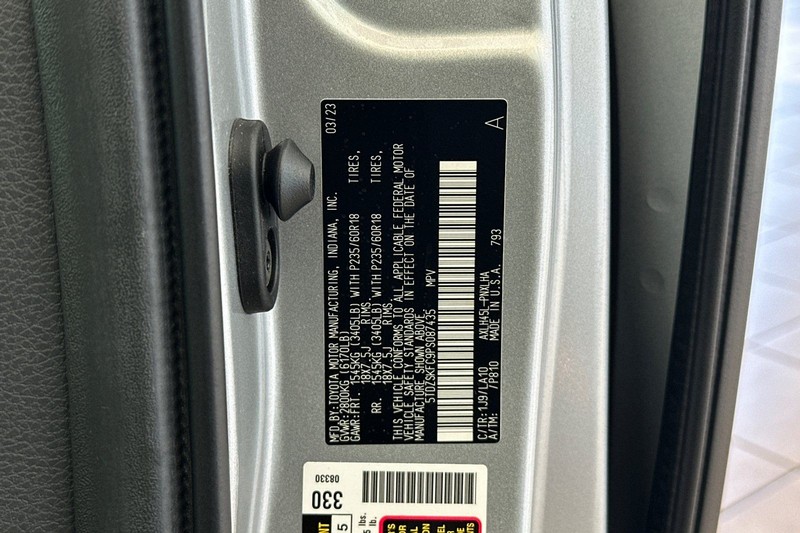 Toyota Sienna Vehicle Full-screen Gallery Image 31