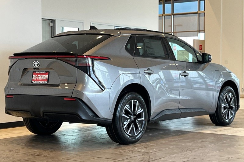 Toyota bZ Vehicle Full-screen Gallery Image 05