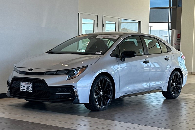 Toyota Corolla Vehicle Full-screen Gallery Image 08