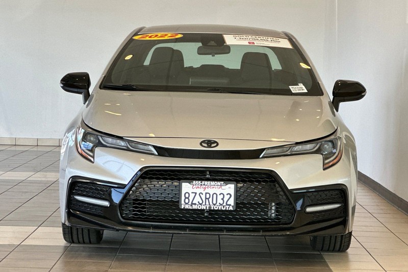 Toyota Corolla Vehicle Full-screen Gallery Image 09