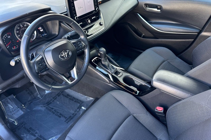 Toyota Corolla Vehicle Full-screen Gallery Image 10