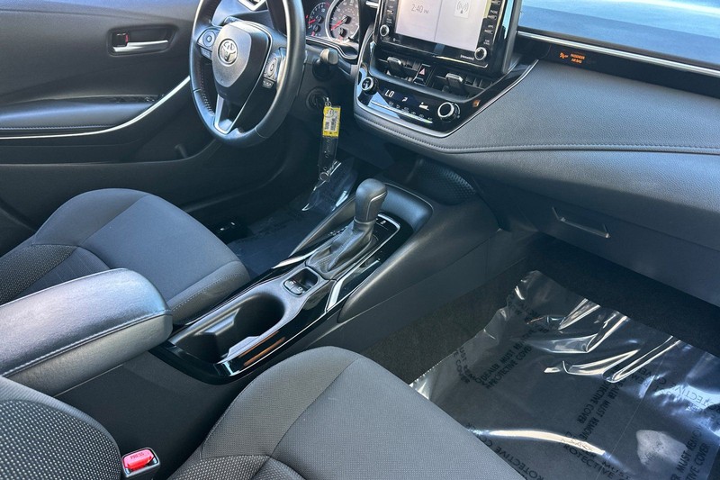 Toyota Corolla Vehicle Full-screen Gallery Image 15