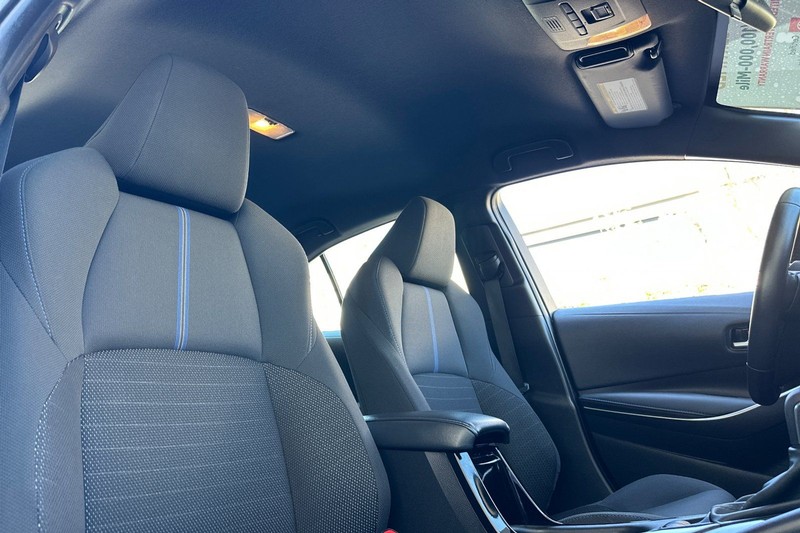 Toyota Corolla Vehicle Full-screen Gallery Image 16