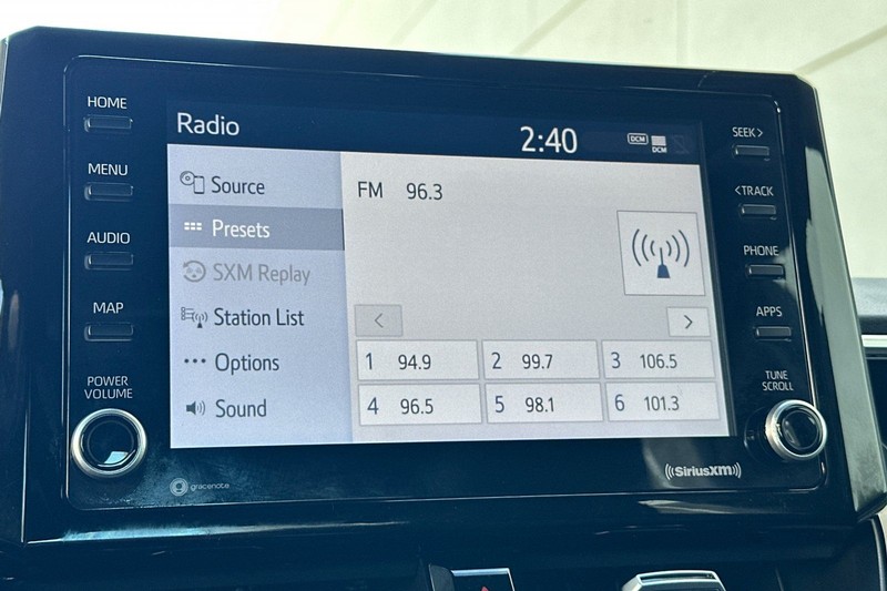 Toyota Corolla Vehicle Full-screen Gallery Image 17