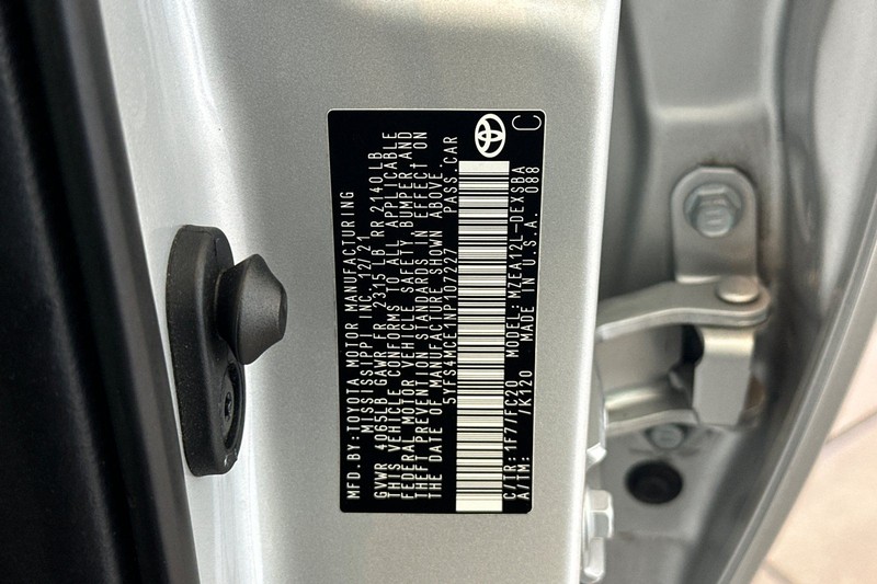 Toyota Corolla Vehicle Full-screen Gallery Image 26