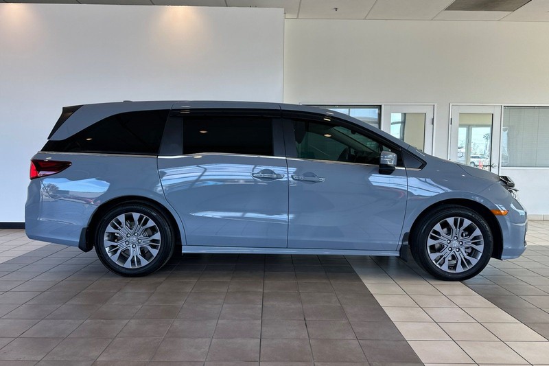 Honda Odyssey Vehicle Full-screen Gallery Image 03