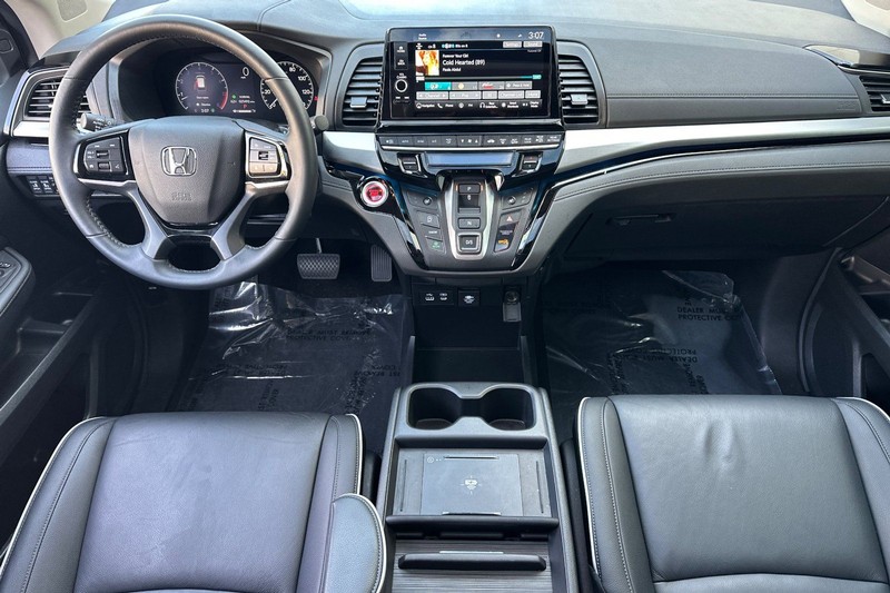 Honda Odyssey Vehicle Full-screen Gallery Image 13