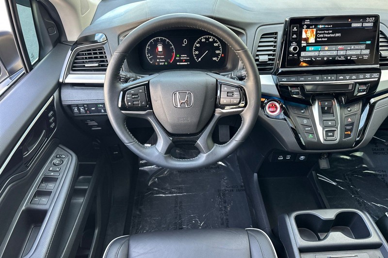 Honda Odyssey Vehicle Full-screen Gallery Image 14