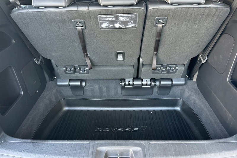 Honda Odyssey Vehicle Full-screen Gallery Image 17