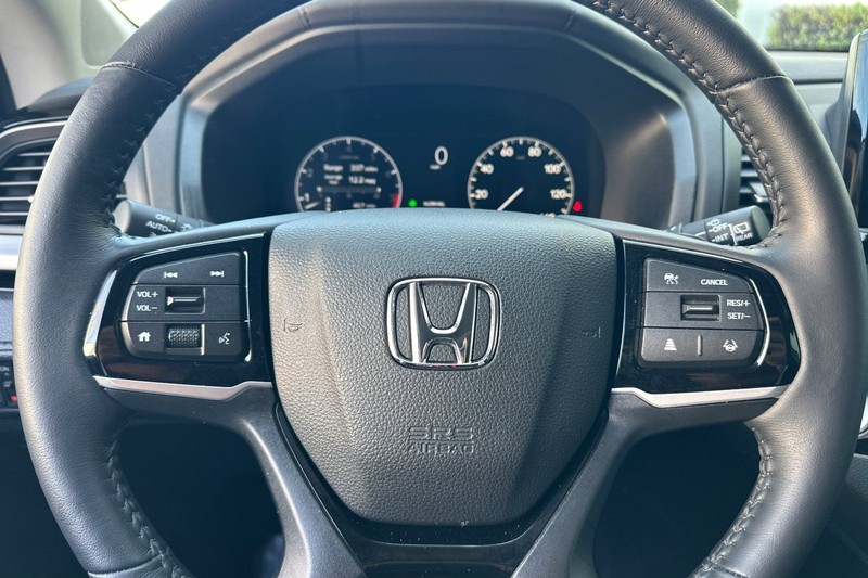 Honda Odyssey Vehicle Full-screen Gallery Image 26