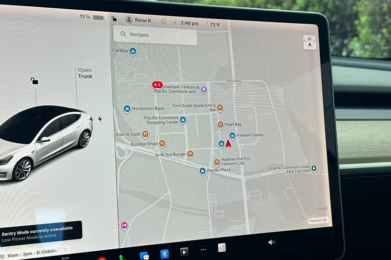 Tesla Model 3 Vehicle Full-screen Gallery Image 18