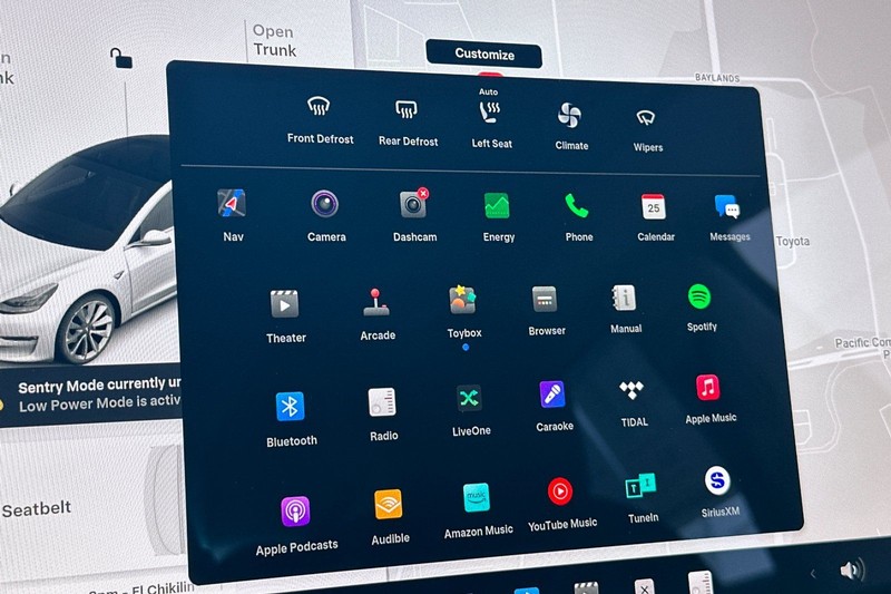 Tesla Model 3 Vehicle Full-screen Gallery Image 20