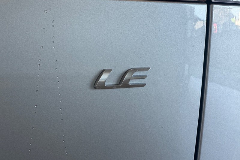 Toyota Corolla Cross Vehicle Full-screen Gallery Image 06