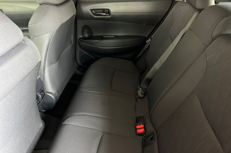 Toyota Corolla Cross Vehicle Full-screen Gallery Image 09