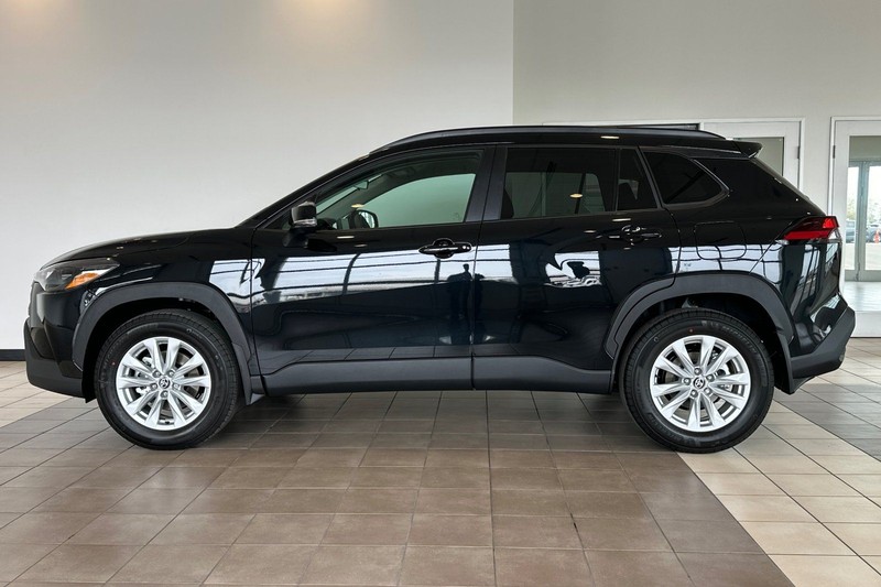 Toyota Corolla Cross Vehicle Full-screen Gallery Image 07