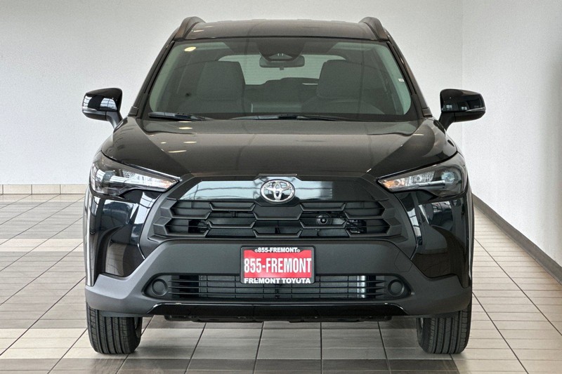 Toyota Corolla Cross Vehicle Full-screen Gallery Image 09