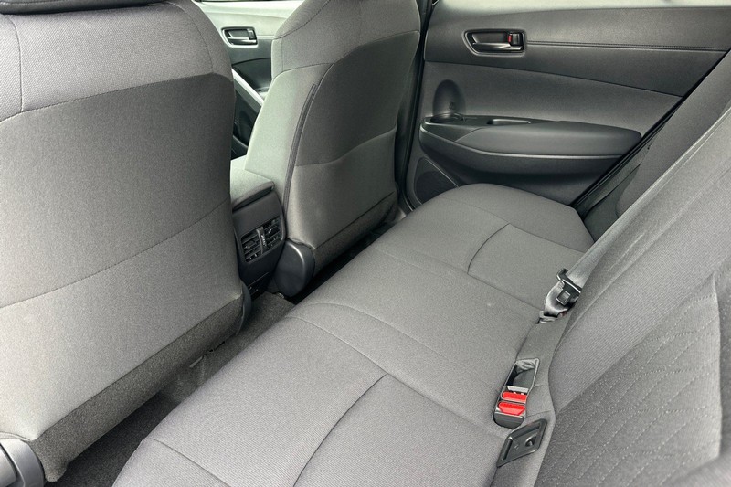 Toyota Corolla Cross Vehicle Full-screen Gallery Image 12