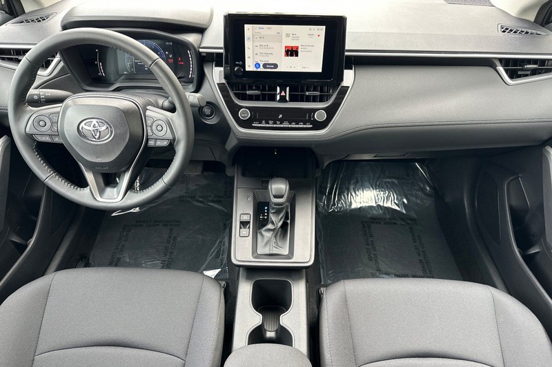 Toyota Corolla Cross Vehicle Full-screen Gallery Image 13