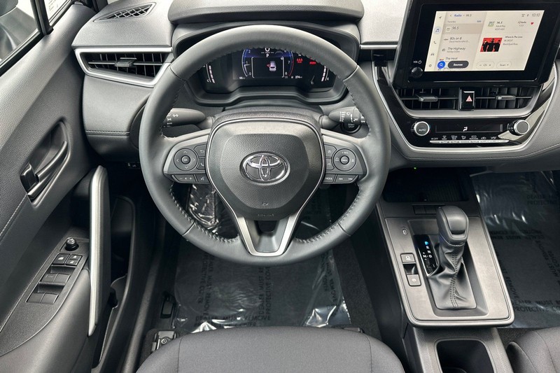 Toyota Corolla Cross Vehicle Full-screen Gallery Image 14