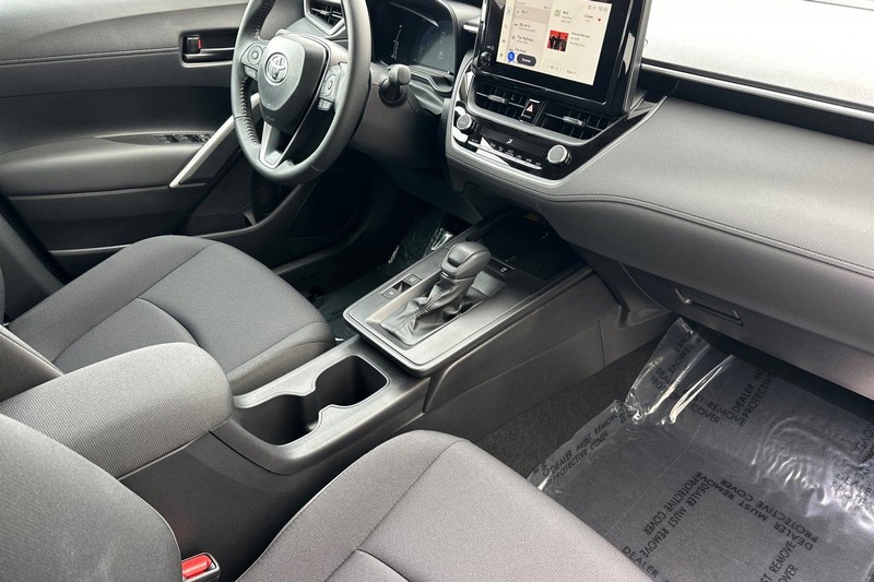 Toyota Corolla Cross Vehicle Full-screen Gallery Image 15