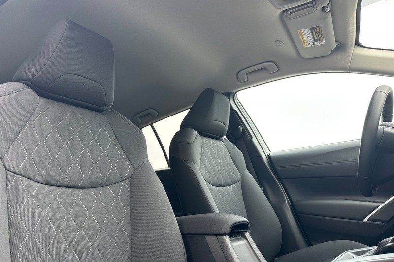 Toyota Corolla Cross Vehicle Full-screen Gallery Image 16