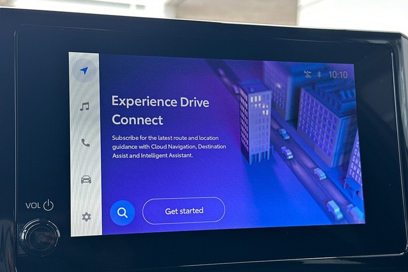 Toyota Corolla Cross Vehicle Full-screen Gallery Image 18
