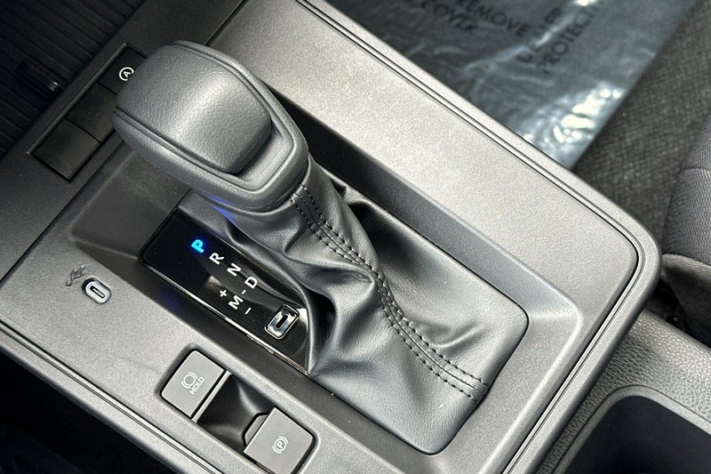 Toyota Corolla Cross Vehicle Full-screen Gallery Image 21