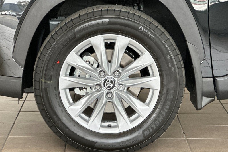 Toyota Corolla Cross Vehicle Full-screen Gallery Image 26