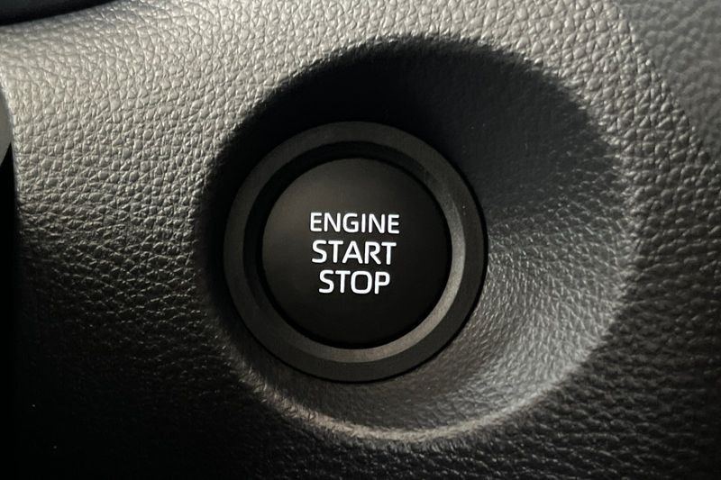 Toyota Corolla Cross Vehicle Full-screen Gallery Image 19