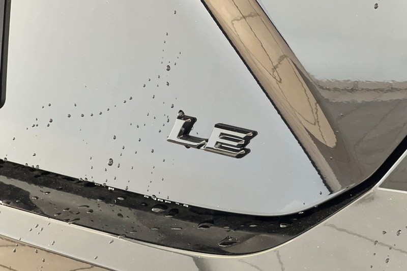 Toyota Camry Vehicle Full-screen Gallery Image 07