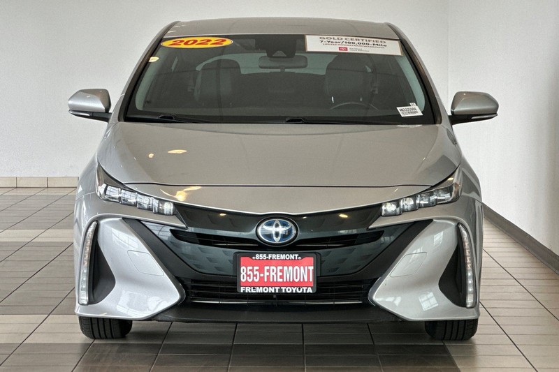 Toyota Prius Prime Vehicle Full-screen Gallery Image 09