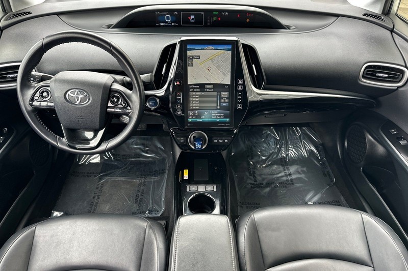 Toyota Prius Prime Vehicle Full-screen Gallery Image 13