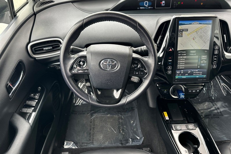 Toyota Prius Prime Vehicle Full-screen Gallery Image 14
