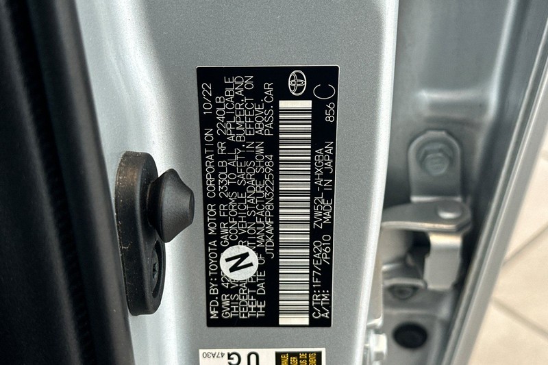 Toyota Prius Prime Vehicle Full-screen Gallery Image 30