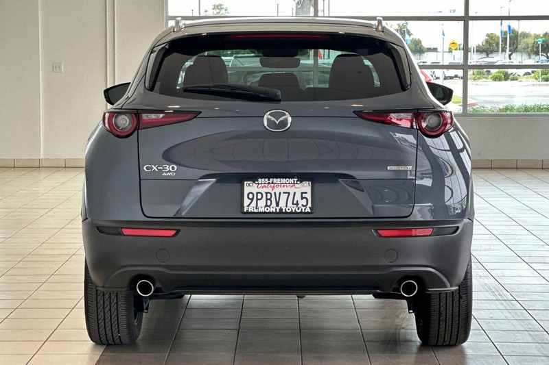 Mazda CX-30 Vehicle Full-screen Gallery Image 05