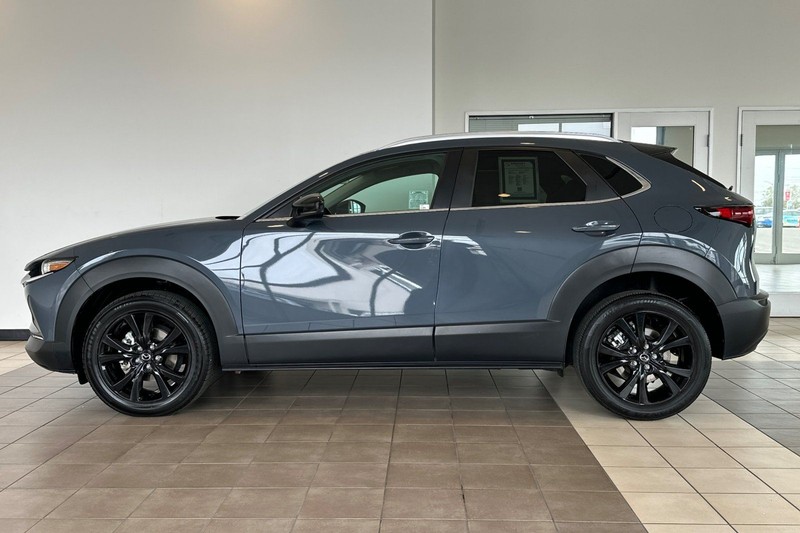 Mazda CX-30 Vehicle Full-screen Gallery Image 07