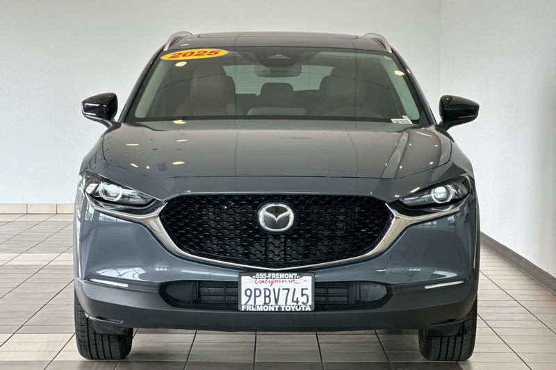 Mazda CX-30 Vehicle Full-screen Gallery Image 09